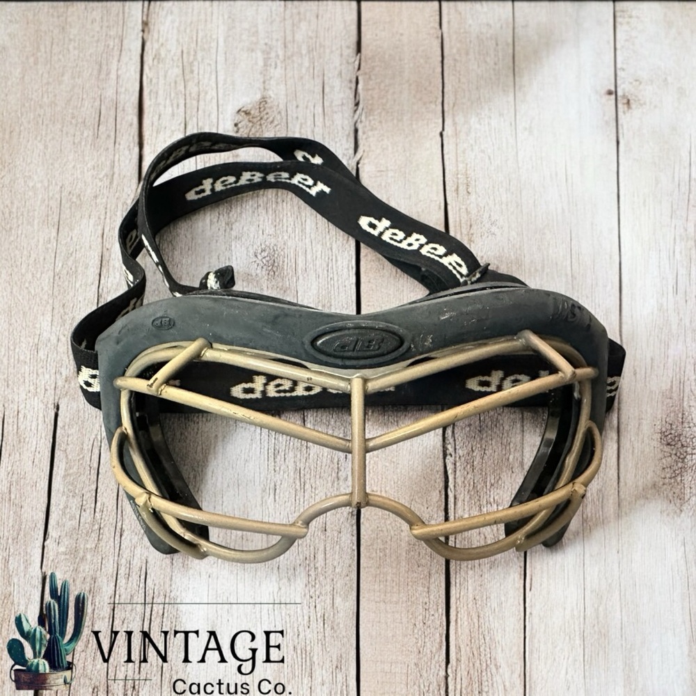 deBeer Vista Woman’s Lacrosse Goggle - Great Condition!